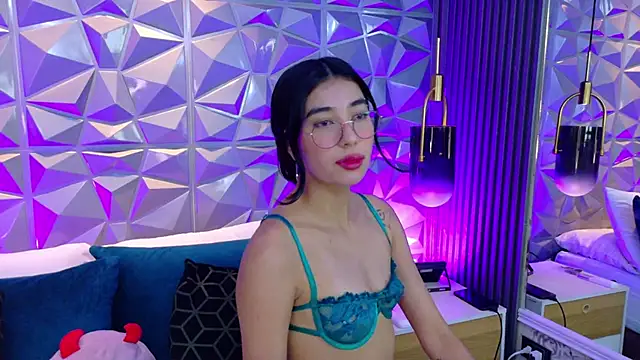 AdelineJhones webcam