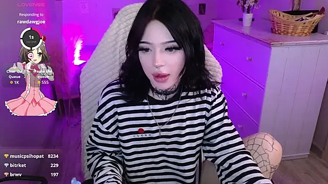 Emma_Kirks webcam