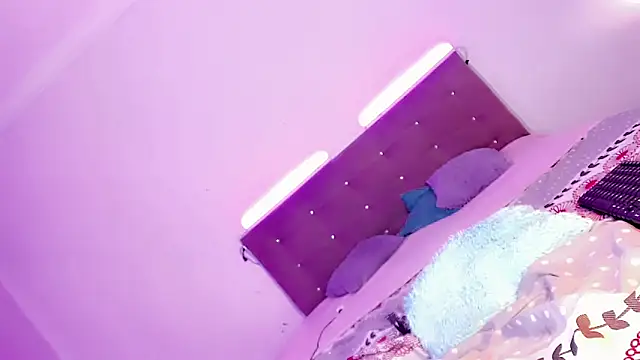 AllizaLowy webcam