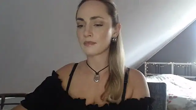 ScarlettSensitive webcam