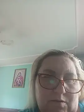 AureliaSky598 webcam