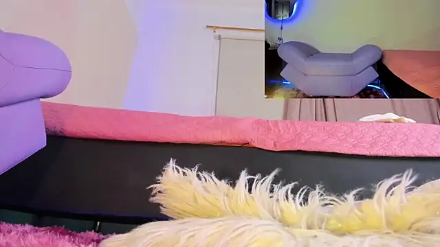 Nadia-Monroe webcam