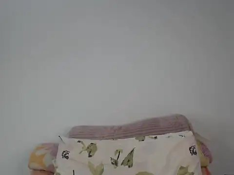 Jah-Queeny webcam