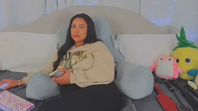 MeghanXO webcam