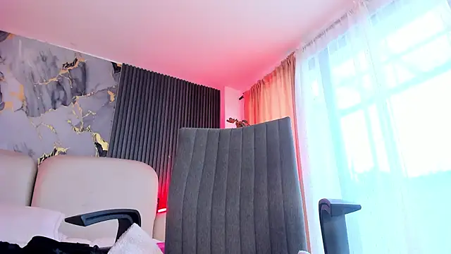 CarolineFyre webcam