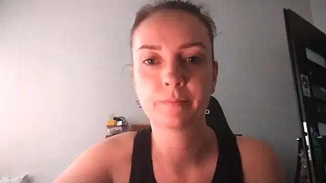 JenniferAlone webcam