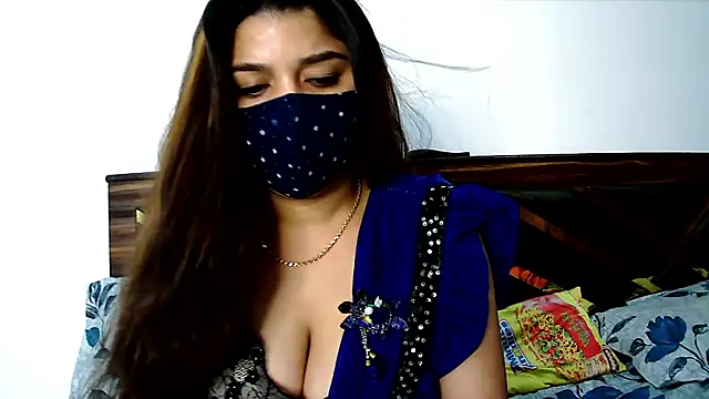 Gloie4u live cam on StripChat