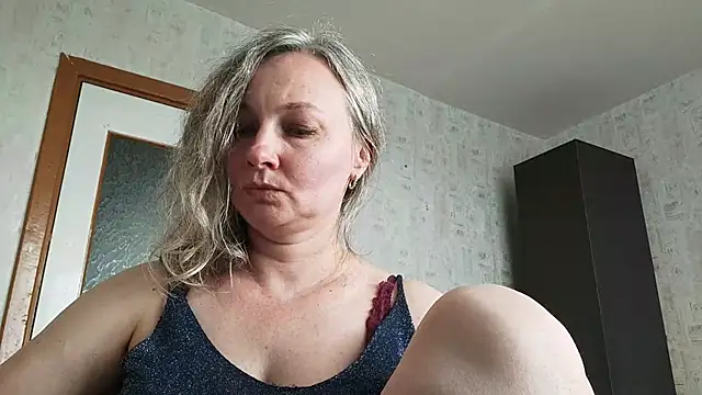 EdithManning live cam on StripChat