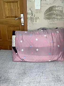 Bellabootie live cam on StripChat