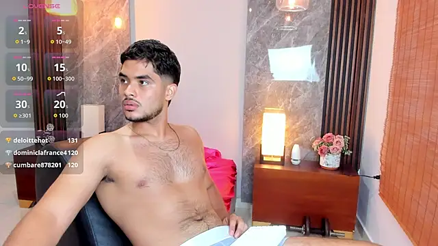 luciano_vitale live cam on StripChat