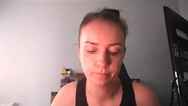 JenniferAlone webcam