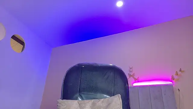 Nascary_Fox webcam