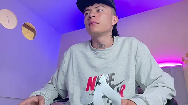 Nascary_Fox webcam