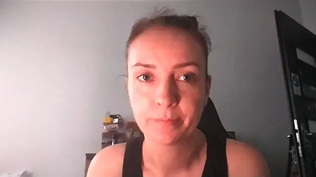 JenniferAlone webcam
