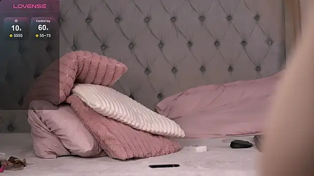 RebeccaRese webcam