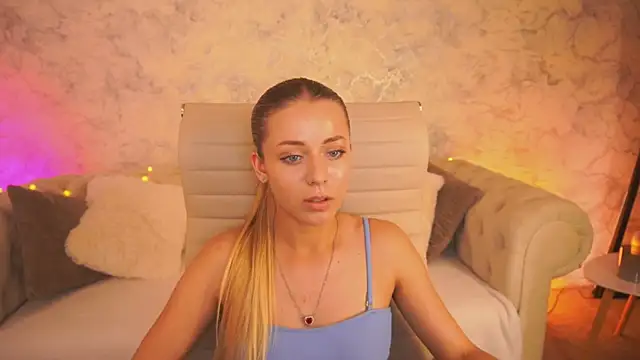 DoveLovee webcam