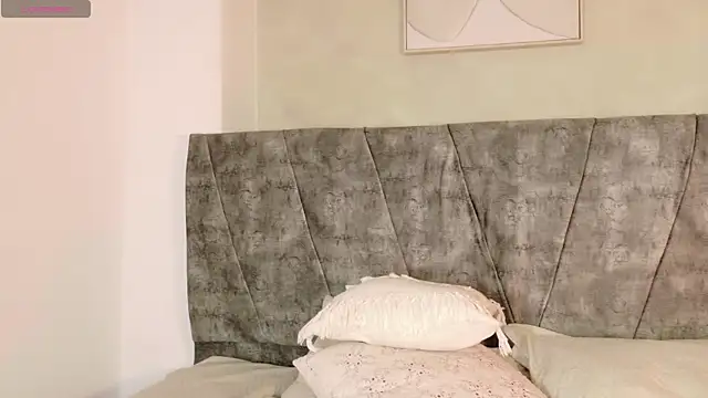 MadisonCollinss_ webcam