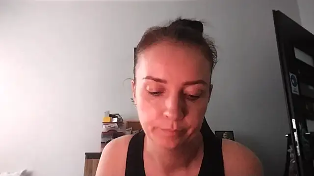 JenniferAlone webcam