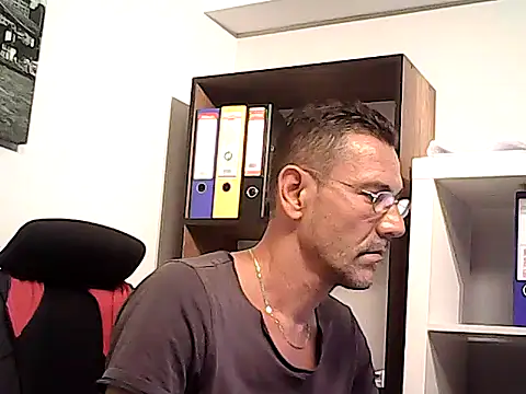 mastercharisma35 live cam on StripChat