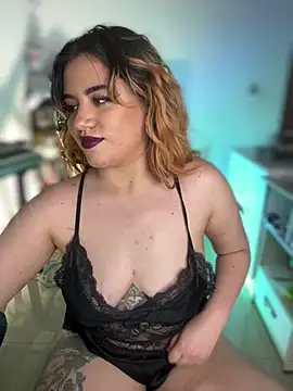 NikkiNix