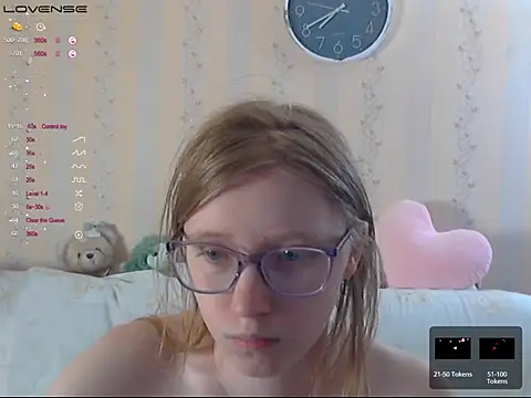 LustfulSarah webcam