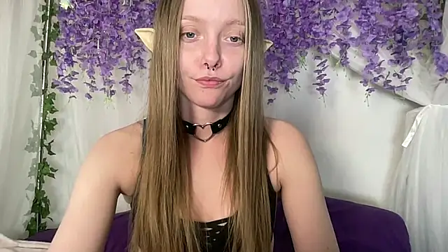 ElfGirlAna live cam on StripChat