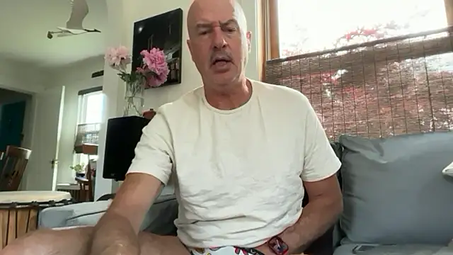 Guy__Grey live cam on StripChat