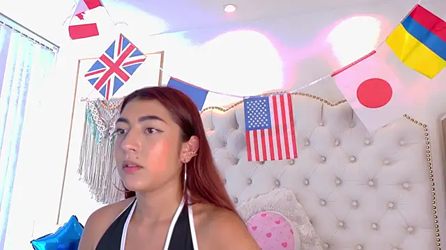 Sara_funy live cam on StripChat