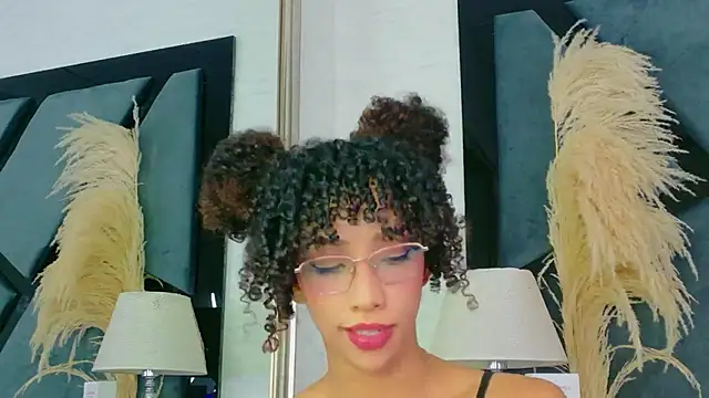 CamilaJohnston webcam