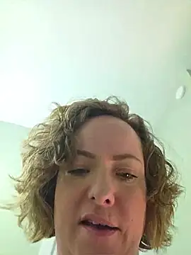 julimonroe webcam