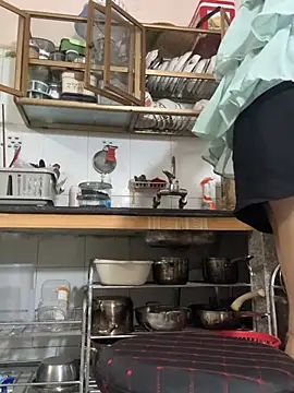 mika-spa21 (F young) - lock room cụm& squirt