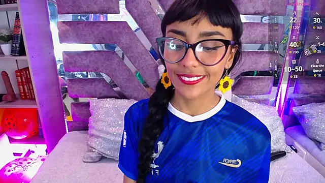 violett_gardenn (F young) - Show pussy + rub clit⚽