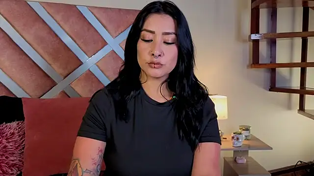 _kelly_hous36 live cam on StripChat