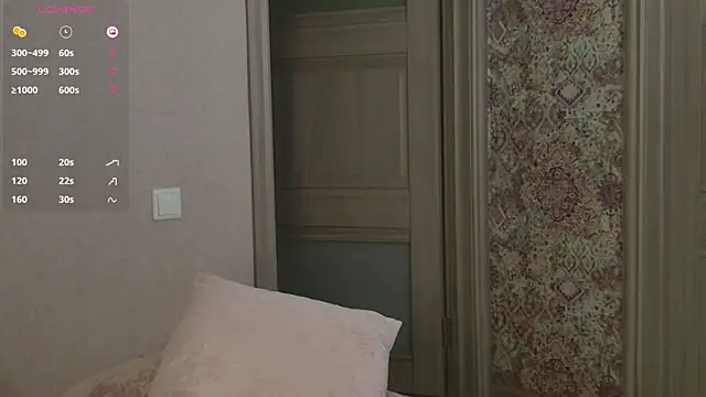 DianaWild live cam on StripChat