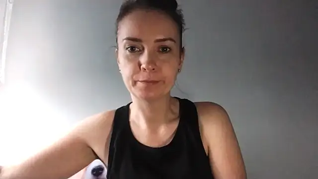 JenniferAlone webcam