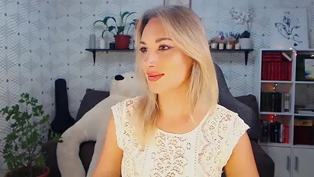 MillaXQueen webcam