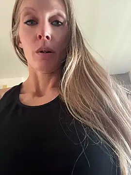 ItsDanniG webcam