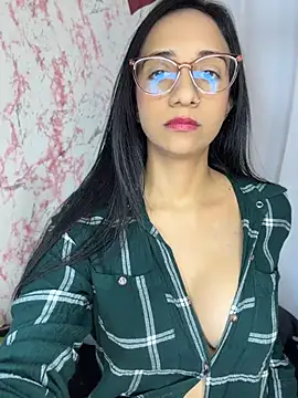 UrNewFantasy webcam