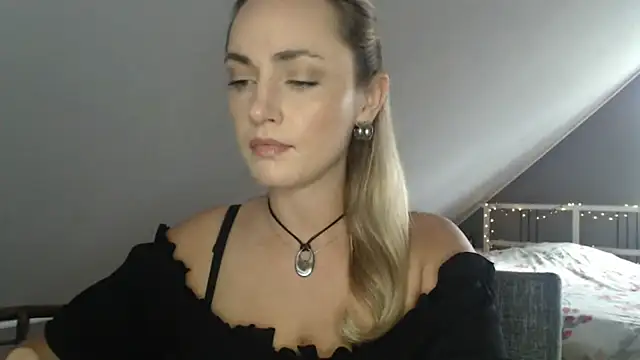 ScarlettSensitive webcam