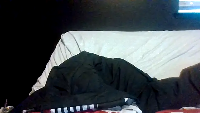 Cloudyydayzz webcam