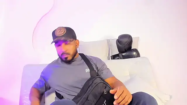 LeoCarter_ webcam