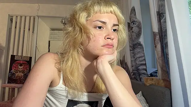 FreedaDeloach webcam