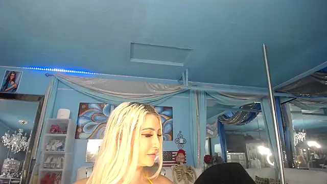 ADRIANNA_FOX webcam
