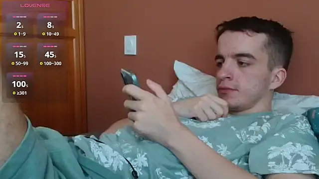 Tombgy07 live cam on StripChat