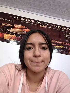 DulceCaroX live cam on StripChat