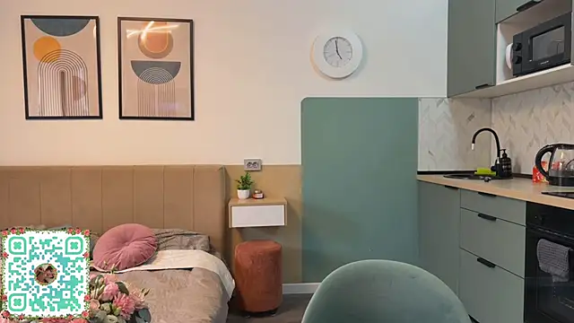 MonaBlisss webcam