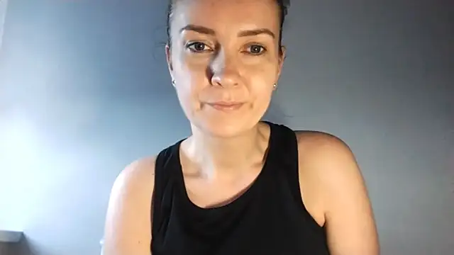 JenniferAlone webcam