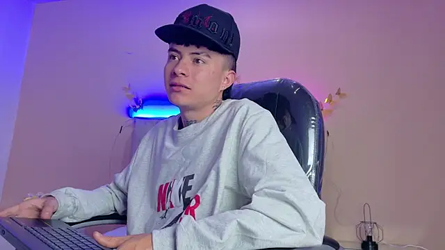 Nascary_Fox webcam