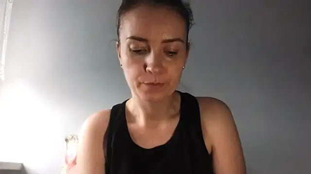 JenniferAlone webcam