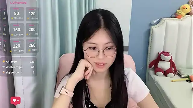 Luna-666 live cam on StripChat